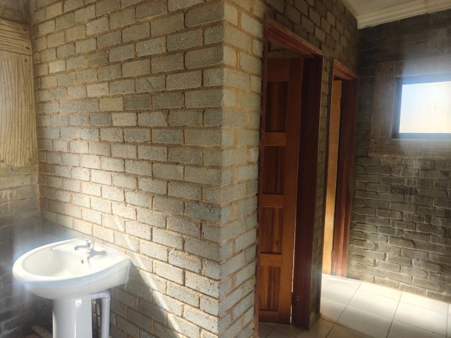 To Let commercial Property for Rent in Renosterfontein A H North West